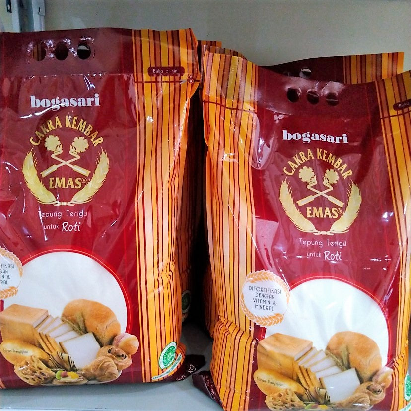 Pekanbaru Bogasari Cakra Kembar Emas Tepung Terigu Untuk Roti 5 Kg