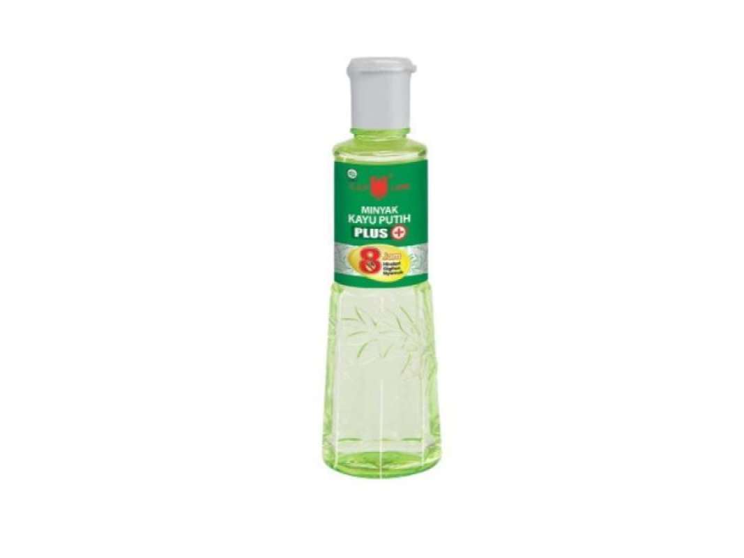 Pekanbaru Cap Lang Minyak Kayu Putih Plus 60Ml