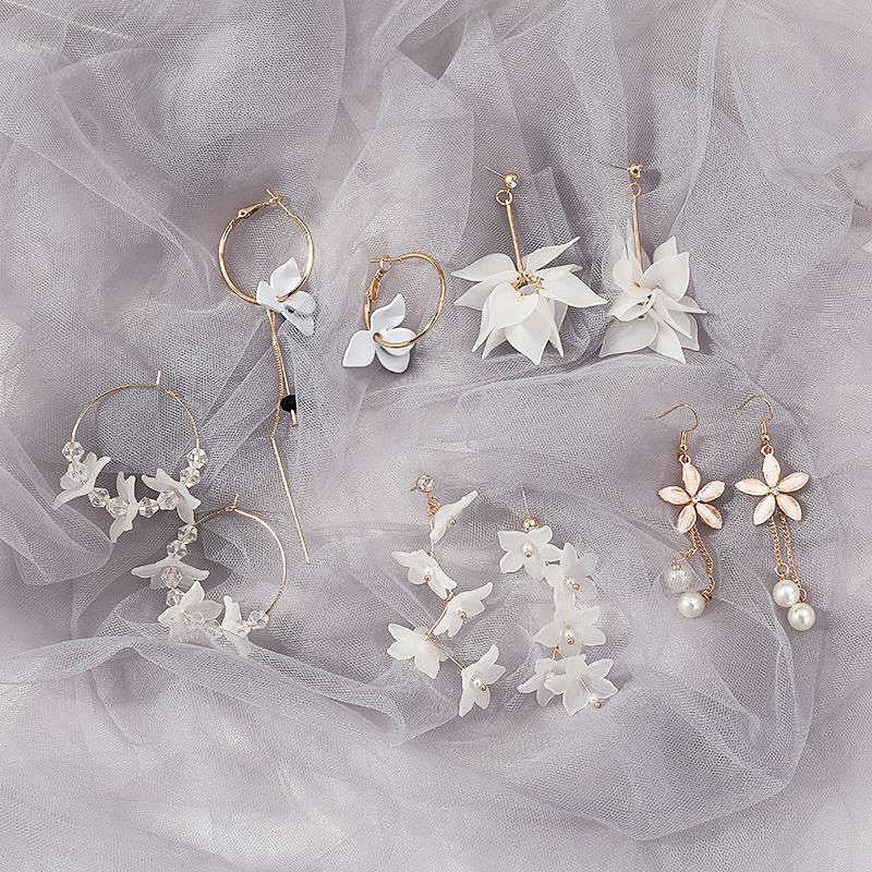 Pekanbaru Anting Bunga Putih Bunga Pink Beda Kiri Kanan Anting Lucu Unik Simple Elegan Woman Flower Earrings Anting Berkualitas Korean Style