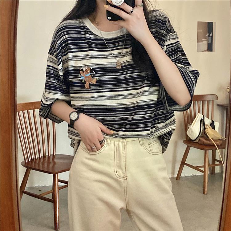 Pekanbaru Kaos Oversize Stripe Bear Bordir T-shirt Pattern Garis Two Tone Simple Aesthetic Beruang Happy Party Dancing Bear Korean Style