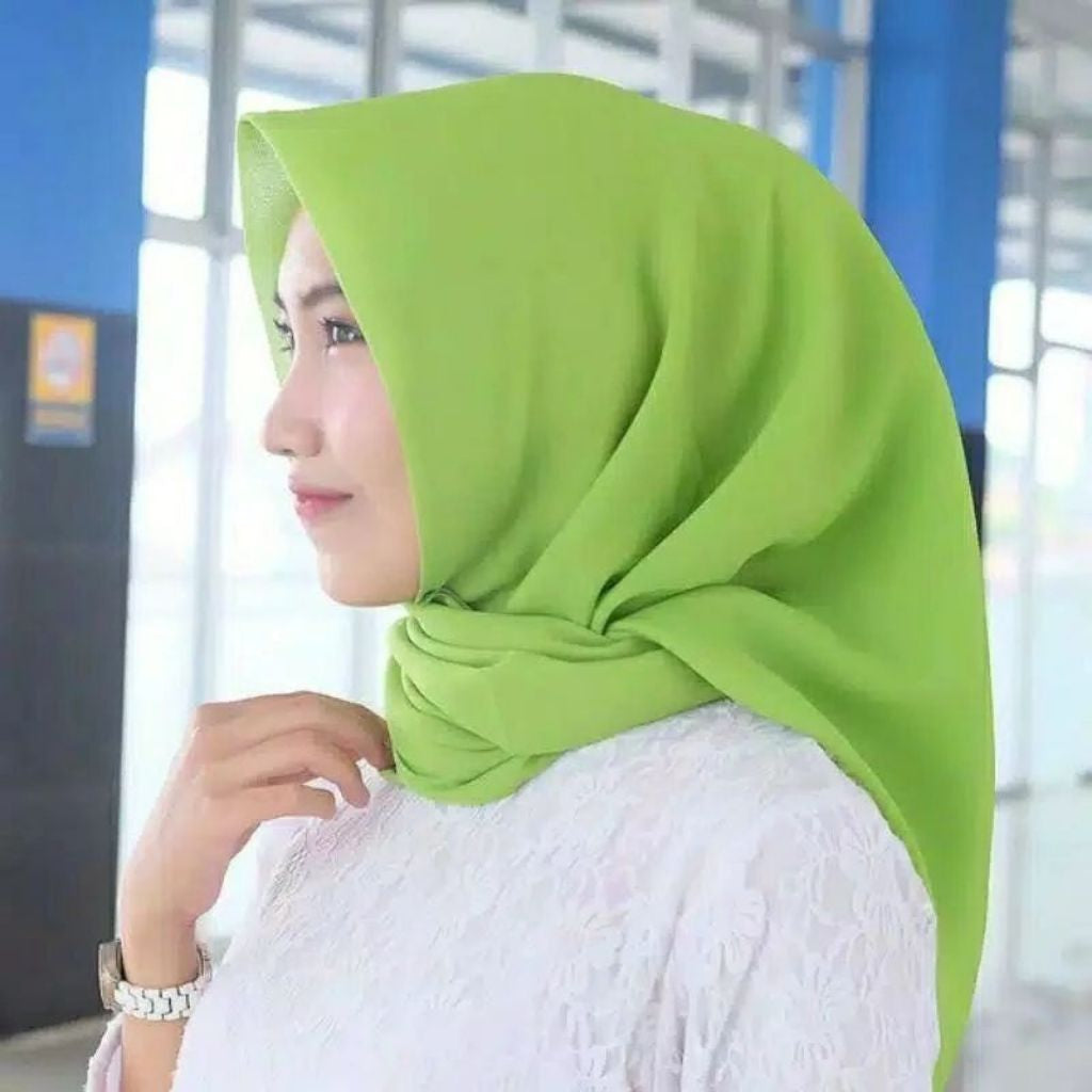 Pekanbaru Bella part 2 jilbab bella square berbahan polly dengan ukuran 110 x 100 cm