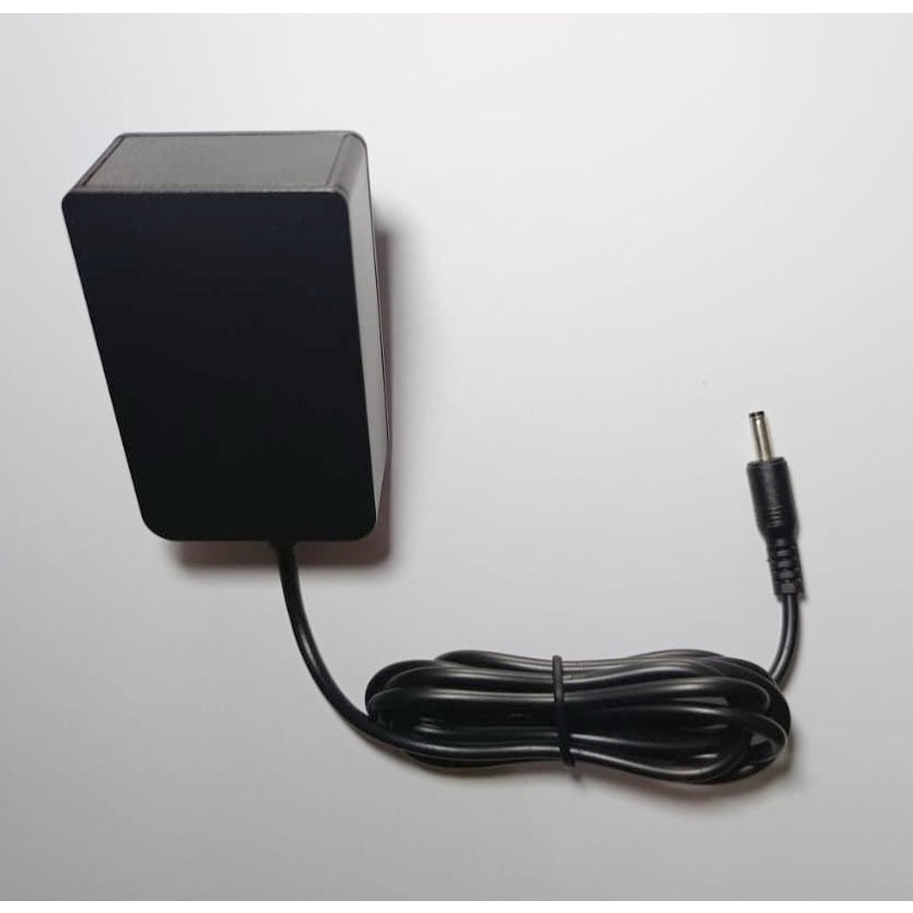 Pekanbaru Adaptor / Charger Advan/ Axioo 12V - 2A (3.5 × 1.35 Mm) Standard / Ori