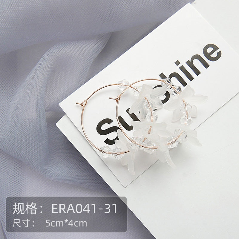 Pekanbaru Anting Bunga Putih Bunga Pink Beda Kiri Kanan Anting Lucu Unik Simple Elegan Woman Flower Earrings Anting Berkualitas Korean Style