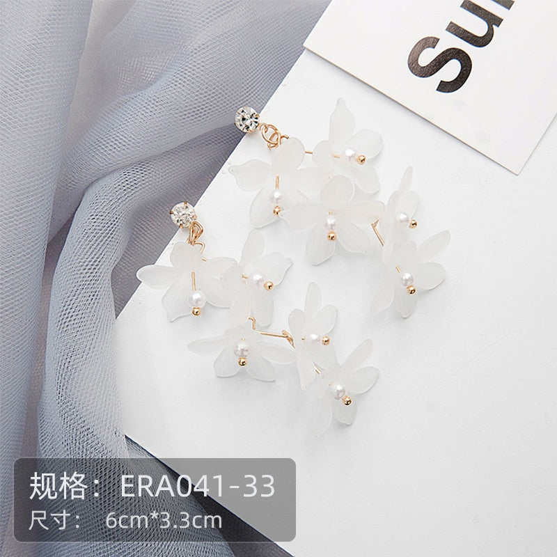Pekanbaru Anting Bunga Putih Bunga Pink Beda Kiri Kanan Anting Lucu Unik Simple Elegan Woman Flower Earrings Anting Berkualitas Korean Style