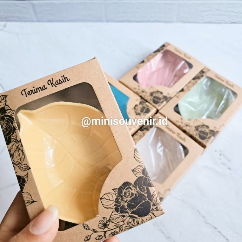 Pekanbaru Souvenir Mangkok Daun Kemas Box Coklat
