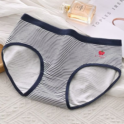 Pekanbaru Celana Dalam Wanita Motif Strawberry Fashion Jepang Crotch Mid Waist