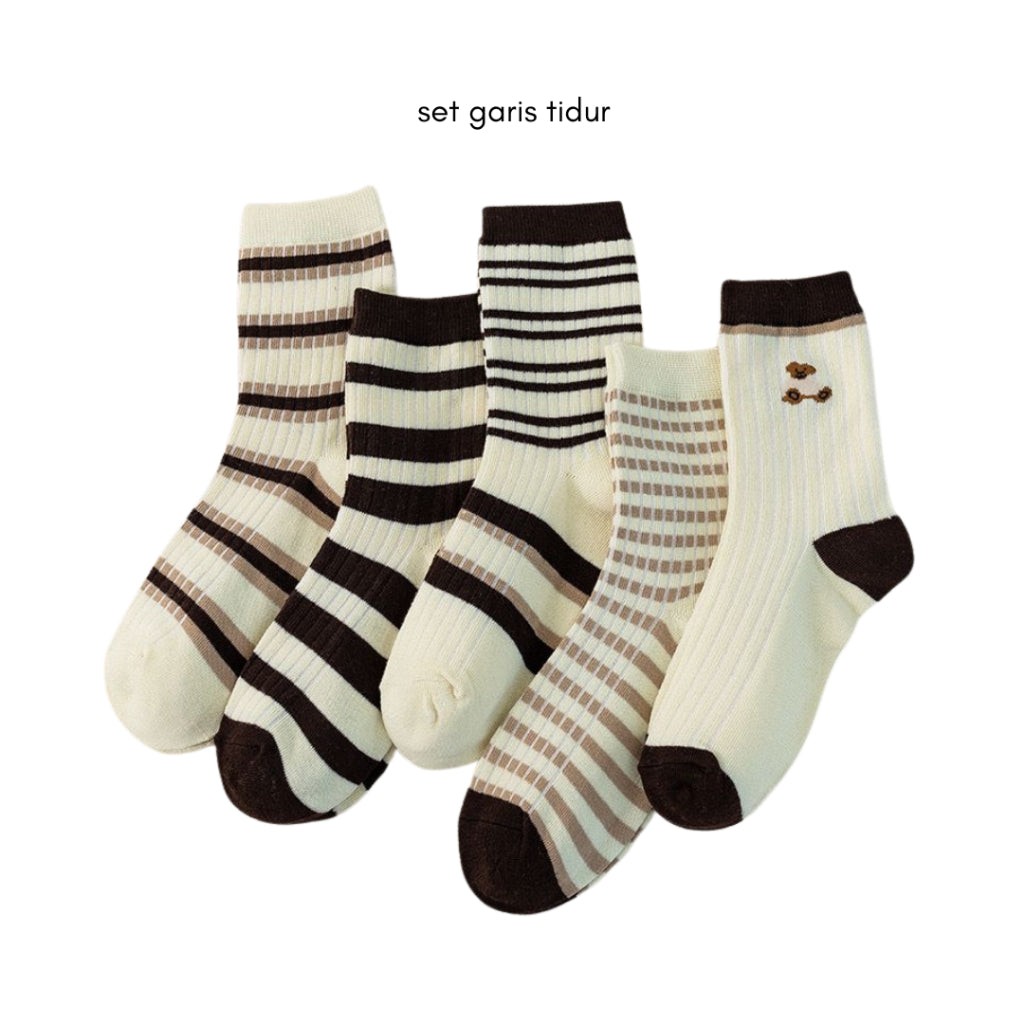 Pekanbaru Kaos Kaki Panjang Hitam Putih Cream Garis Horizontal Line Long Socks Black White Korean