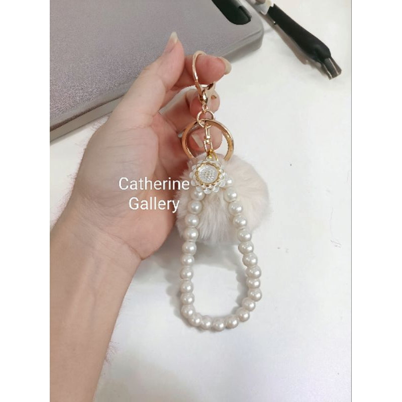 Pekanbaru Gantungan Kunci Mutiara Pompom Loly