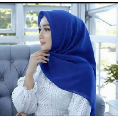 Pekanbaru Jilbab bella square berbahan polly cotton dengan ukuran 110 cm x 110 cm
