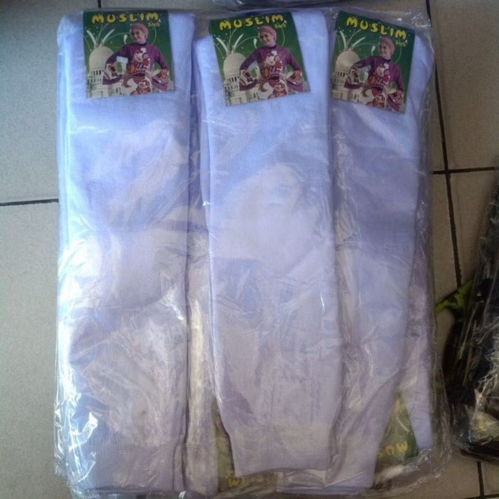 Pekanbaru Kaos Kaki Panjang Selutut