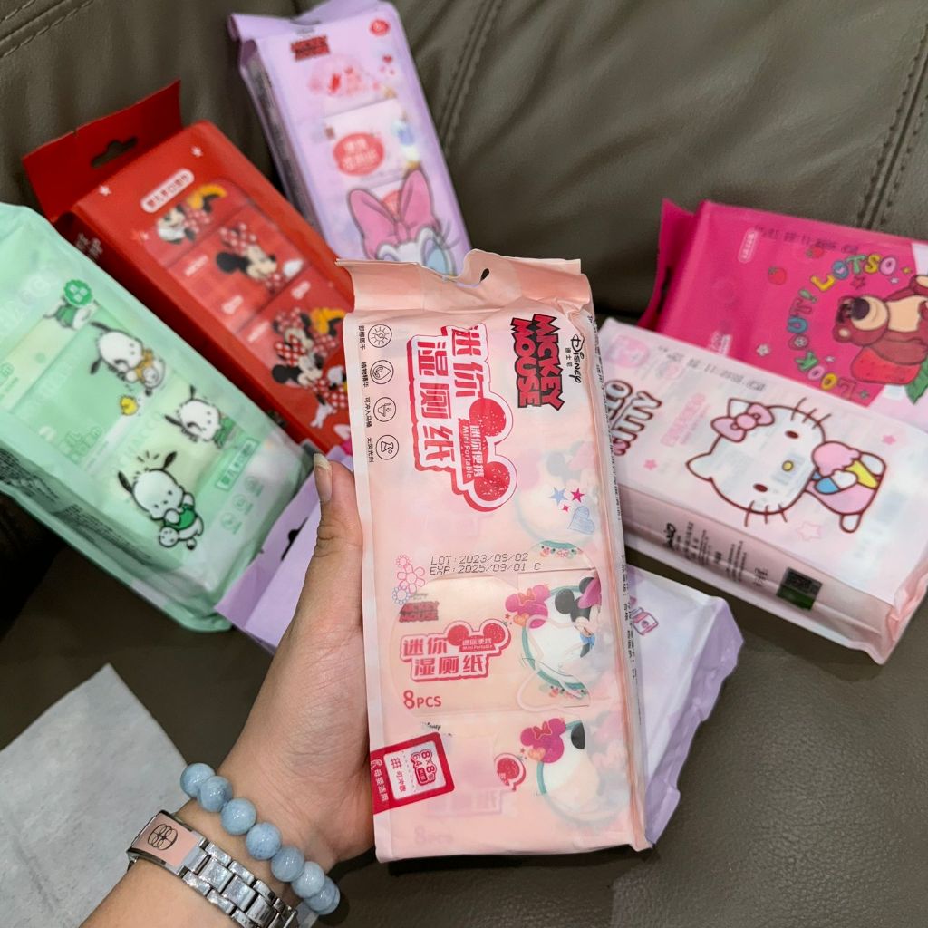 Pekanbaru Tisu Basah Mini Package Isi 8pcs Wet Tissue Motif Hello Kitty Daisy Duck Minnie Mouse Pochacco Lotso Mini Portable