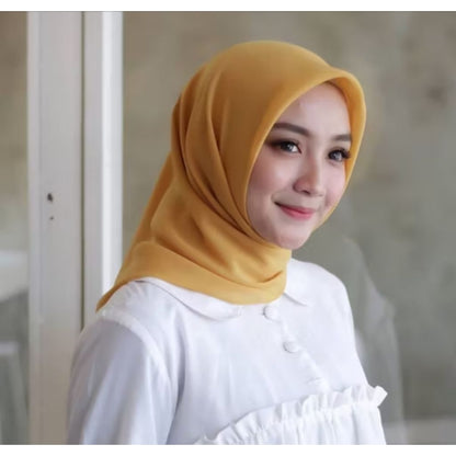 Pekanbaru Jilbab bella square berbahan polly cotton dengan ukuran 110 cm x 110 cm