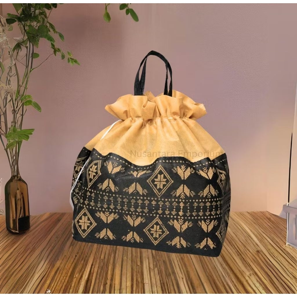 Pekanbaru HR-Tas Hajatan EMBOS SERUT 22x22 Tinggi 30 cm Nasi Kotak Tempat Belanja Goodie Bag Rice Box
