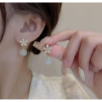 Pekanbaru Anting Tusuk Bentuk Bunga Daisy Bahan Alloy Untuk Wanita