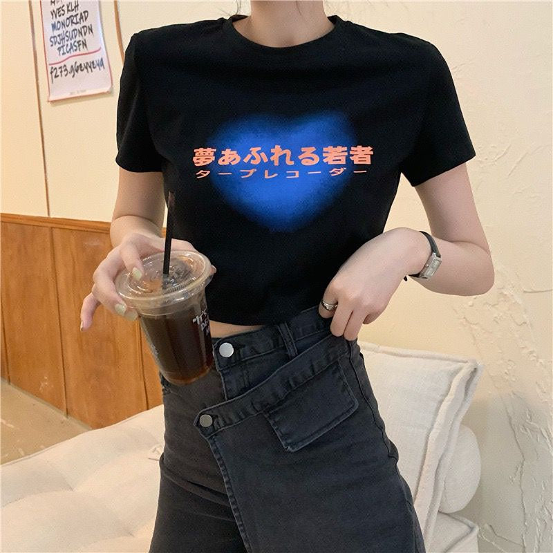 Pekanbaru Crop Top Japanese Letter Yume Afureru Wakamono Love Biru Ombre Atasan Baju Crop Hitam Putih Tulisan Jepang Tape Recorder Simple Unik Polos Elegan Sablon Berkualitas Japanese Korean Style